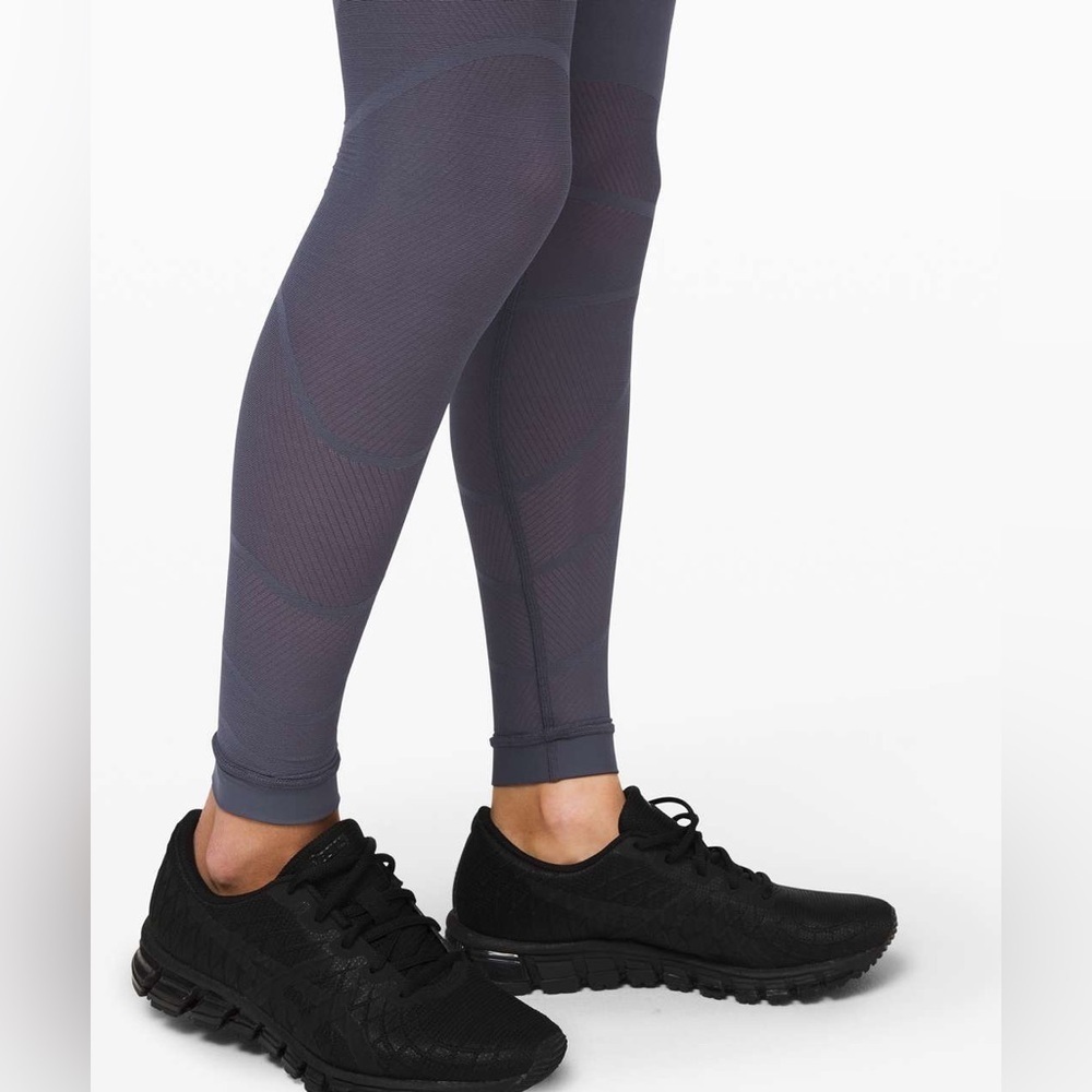 Lululemon Sheer Will High-Rise Tight 28" Pulse
Stone Blue size 8 - Picture 3 of 10